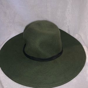Army green Vince Camuto hat  faux leather trim